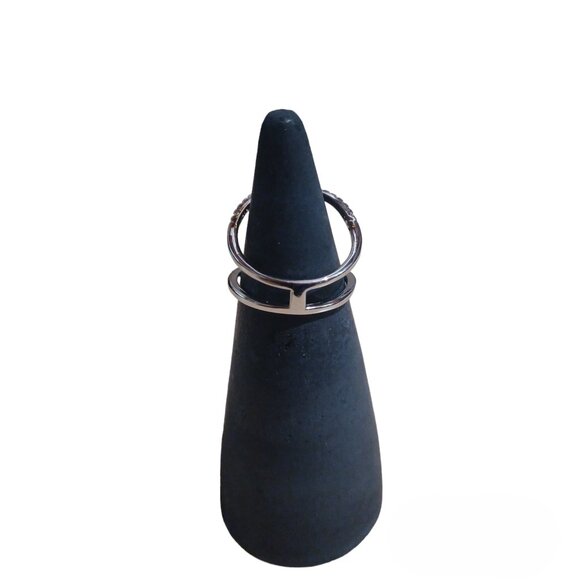 Interlocking Heart Fashion Ring Silver With Simulated Diamonds Size 8 - Picture 3 of 4